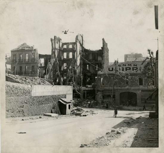 Après bombardement, Boulevard National