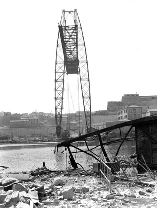 Pont transbordeur après la destruction